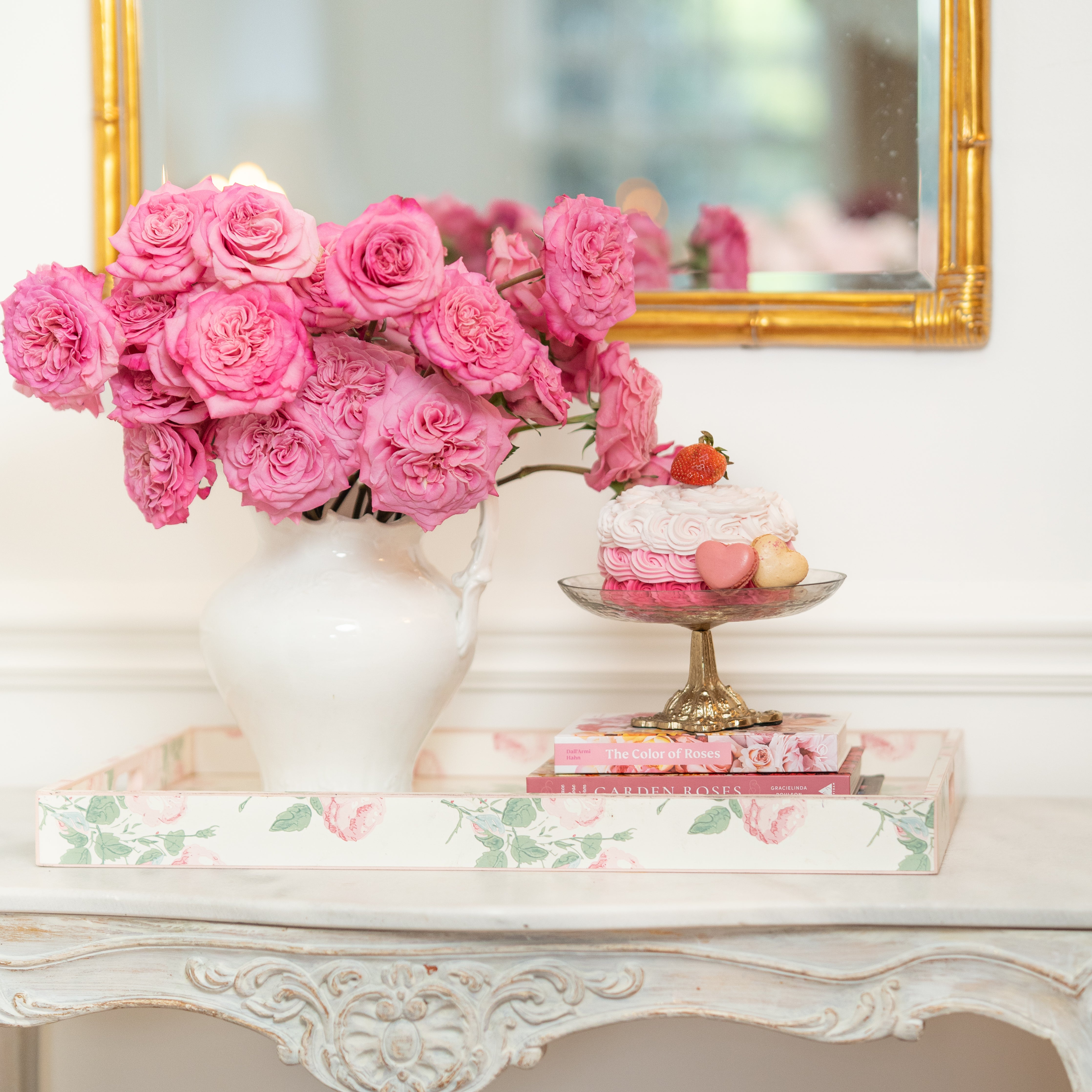 Rose Macaroon Valentine's Day Bouquet