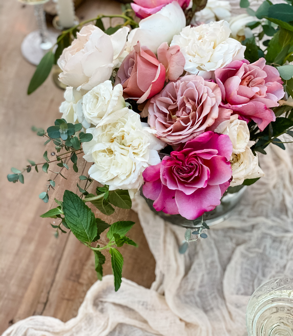 Rose Centerpieces & Bouquets for the Perfect Tablescape